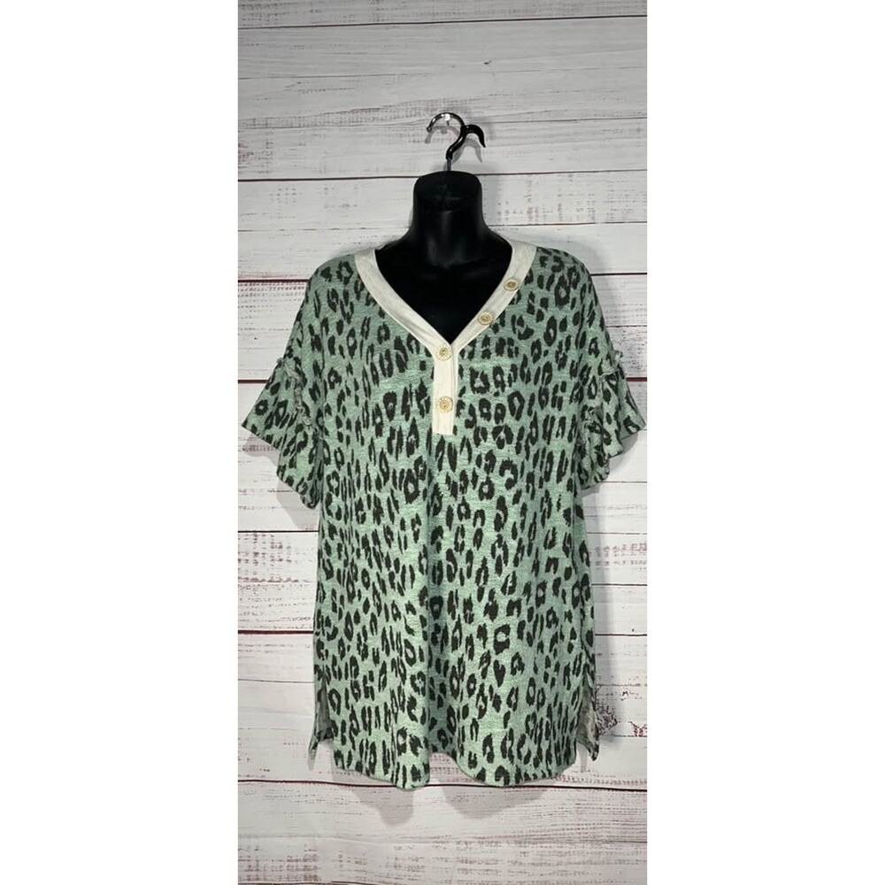 Women’s 143 Love Story Boutique Top Small (Oversized)